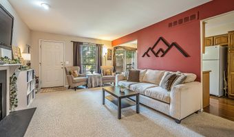 3027 Forest Creek Ct, Ann Arbor, MI 48108