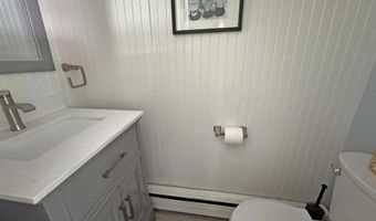 6 Willow St, Brattleboro, VT 05301