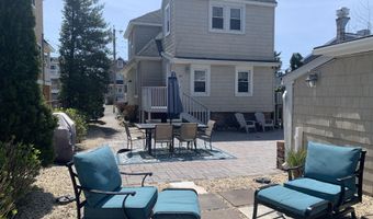 225 Pearl St, Beach Haven, NJ 08008