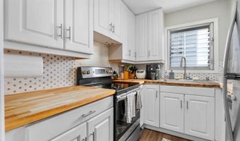 509 University Ave 1001, Honolulu, HI 96826