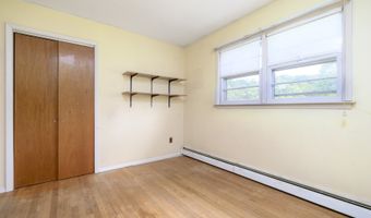 30 Tamanny Trl, Danbury, CT 06811
