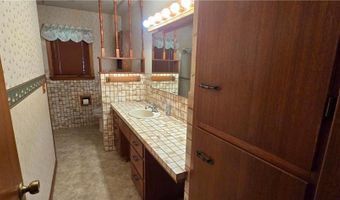 1713 S Shore Dr, Albert Lea, MN 56007