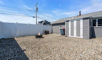 209 Fernwood Dr, Bayville, NJ 08721