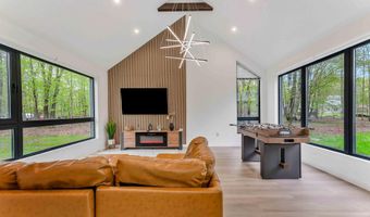 72 Keats Ln, Albrightsville, PA 18210