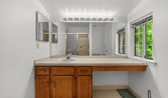 73 Encampment Dr, Bedminster, NJ 07921