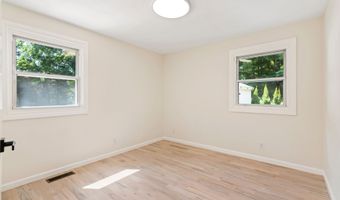 31 Flat Rock Rd, Branford, CT 06405