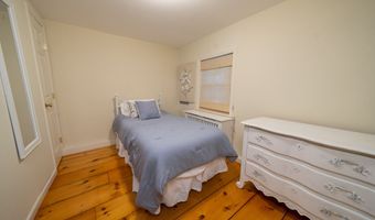 5 Shore Dr, Branford, CT 06405