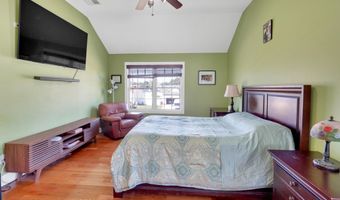 449 Montgomery St, Bayville, NJ 08721