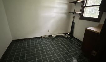 1813 Derian Dr, Aberdeen, SD 57401
