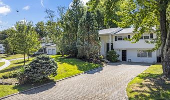 26 Warren Dr, Aberdeen, NJ 07747