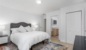 19 Cassandra Ln, North Kingstown, RI 02852