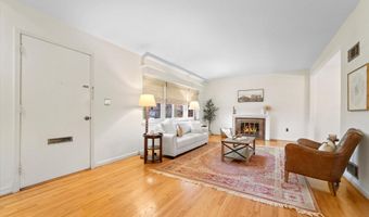 9306 PARKHILL Ter, Bethesda, MD 20814