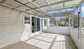 112 Center Ave, Middletown, RI 02842