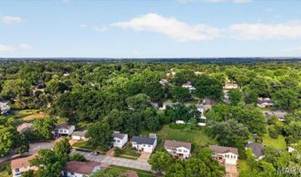 930 Bellestri Dr, Ballwin, MO 63021