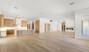 24 Soaring Bird Ct, Las Vegas, NV 89135