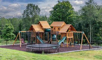 83 Thomson Rd, Bethlehem, CT 06751
