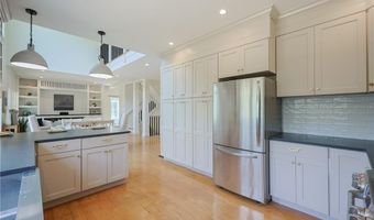 26 Old Stone Church Rd, Little Compton, RI 02837