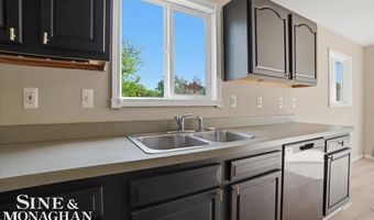 2122 Michigan St, Algonac, MI 48001