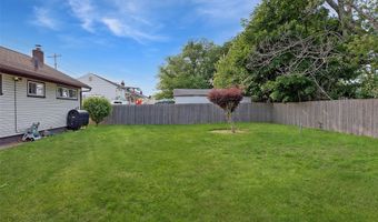 3422 Great Neck Rd, Amityville, NY 11701