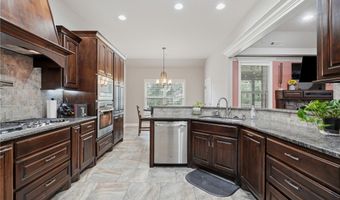 3705 SW Banbury Dr, Bentonville, AR 72713