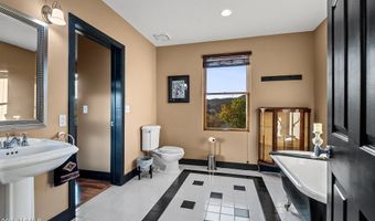 35369 S Pinnacle Pl, Black Canyon City, AZ 85324