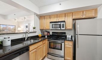 1001 N VERMONT St 212, Arlington, VA 22201