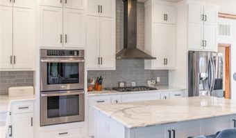 10800 Sorentino Dr, Arcadia, OK 73007