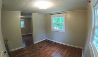 9 Sharp Rd, Athens, TN 37303