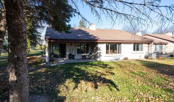 8 FIESTA Ct E, Appleton, WI 54911