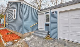 119 E Pershing St, Bloomfield, CT 06002