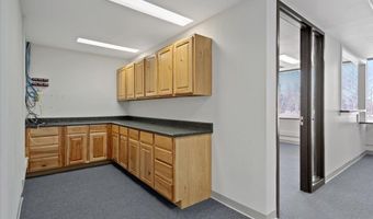 1013 E LINCOLNWAY, Cheyenne, WY 82001