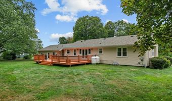 6 Wabasso Ter, Middletown, RI 02842
