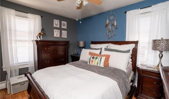 62 SPRING St, Lincoln, RI 02838