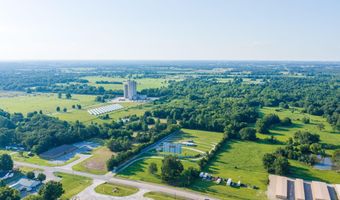60 E Church St, Aurora, MO 65605
