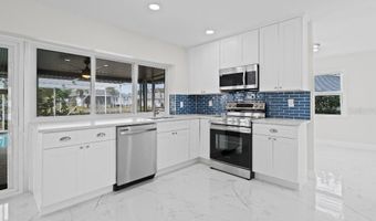 1024 SPINDLE PALM Way, Apollo Beach, FL 33572