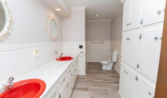 19 Skyline Dr, Adrian, MO 64720