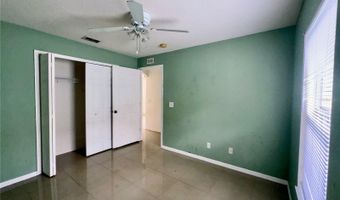 7406 OXFORD GARDEN Cir, Apollo Beach, FL 33572