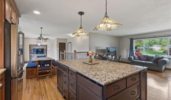 441 Walnut Ln, Apple Valley, MN 55124