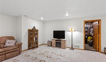 613 Temple St, Alexandria, MN 56308