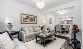 1360 Fairlane Dr, Ann Arbor, MI 48104