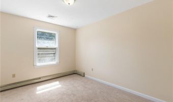 94 Ridgewood Rd, Middletown, RI 02842