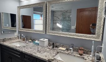 2445 S KENWOOD St, Arlington, VA 22206
