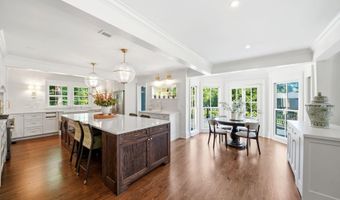 11005 Park Rd, Anchorage, KY 40223