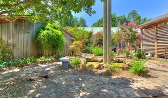 1928 W Idaho St, Chickasha, OK 73018