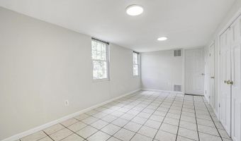 5813 FIFER Dr, Alexandria, VA 22303