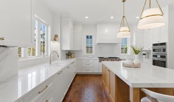 7705 HOLIDAY Ter, Bethesda, MD 20817