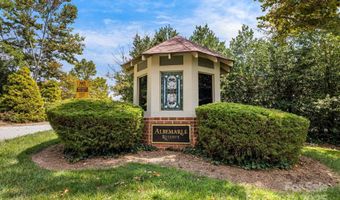 28 Trafalgar Cir, Asheville, NC 28805
