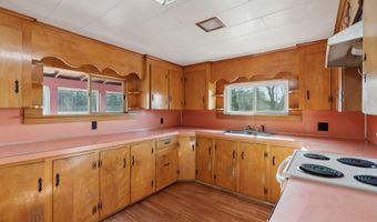 195 River Rd, Avon, ME 04966