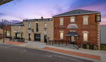 310 SE 2nd, Dyersville, IA 52040