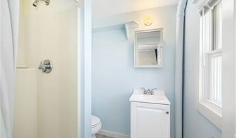 11 Woodruff St, Narragansett, RI 02882